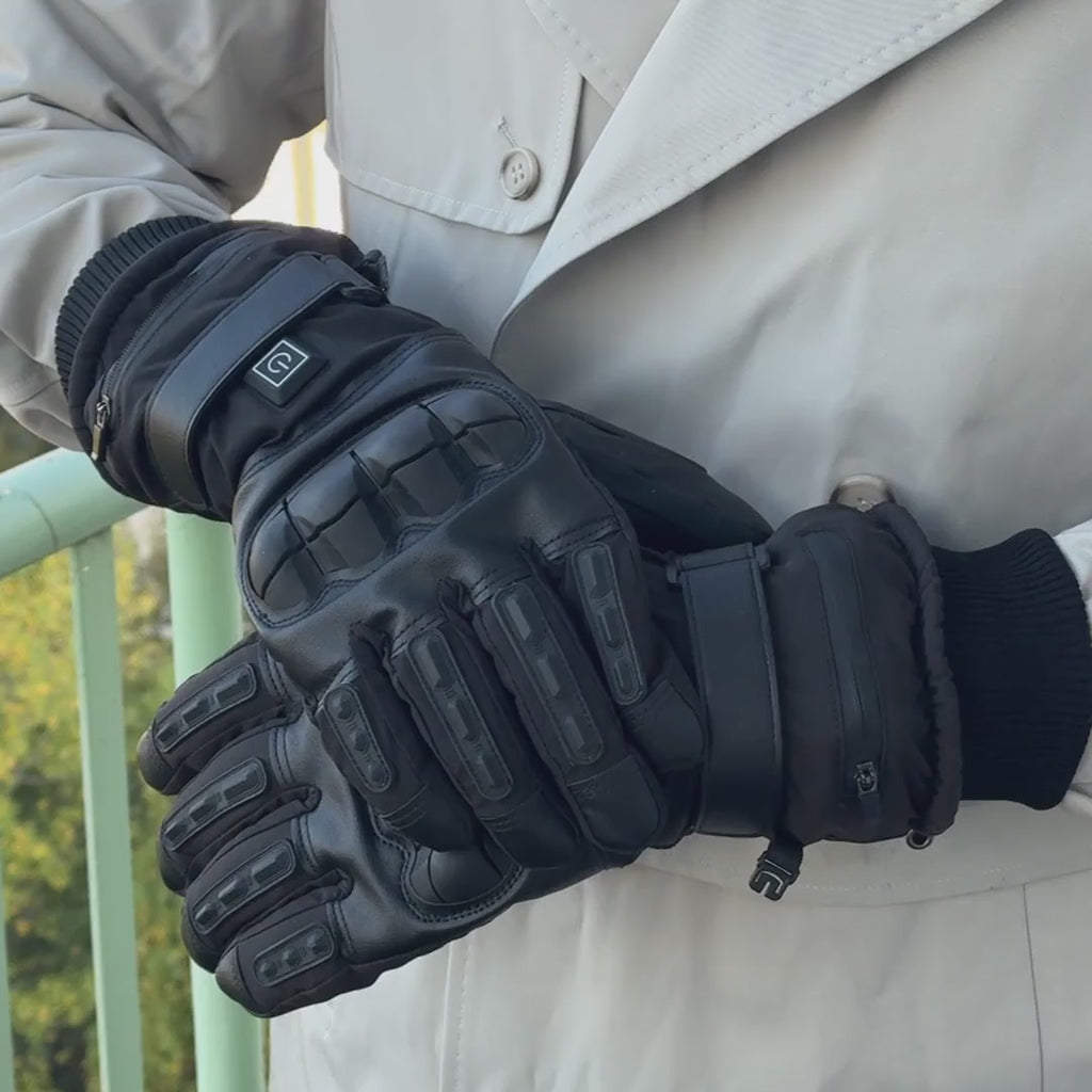 ALOVSTEIN heated gloves: pressing the power button and using a phone with touchscreen fingertips